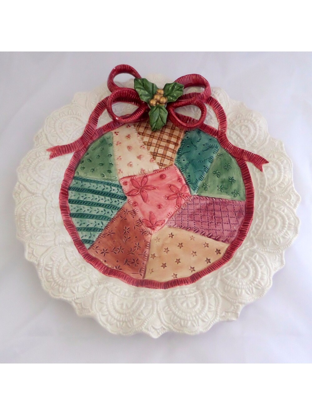 Fitz & Floyd Christmas Quilt Patchwork 3D Textured Round Plate 12"